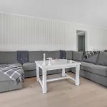 Сasa de vacaciones Cozy In Aakirkeby With Kitchen *