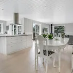Сasa de vacaciones Cozy In Aakirkeby With Kitchen *