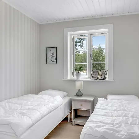 Kjempefint Hjem I Aakirkeby Med Wifi Feriehus Vester Somarken