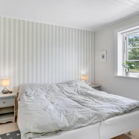 Cozy In Aakirkeby With Kitchen