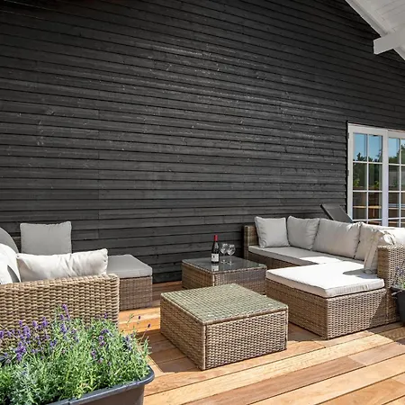 Сasa de vacaciones Cozy In Aakirkeby With Kitchen *